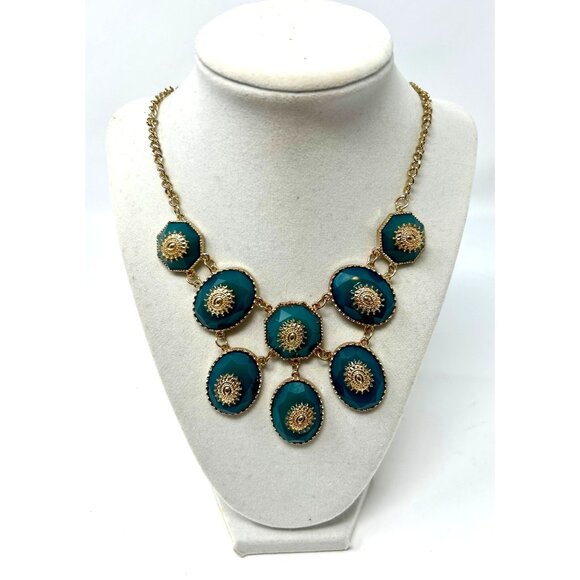 Vintage Charming Charlie Faux Jade Acrylic Stones & Gold Tone Chain‎ - Picture 1 of 7